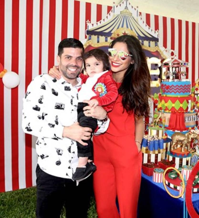 La familia disfrutó a lo grande la fiesta.