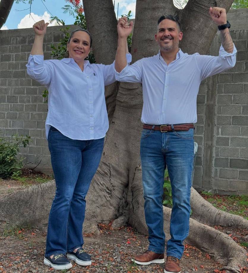 La precandidata de la estrella solitaria, Ana García de Hernández, muy contundente dijo en entrevista en el podcast Punto Joven, que todo se generó en redes sociales y que incluso el exmandatario Juan Orlando Hernández se enteró de la situación y le brindó un mensaje.