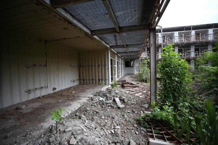 $!El paso del tiempo le pasó factura a la edificación que está totalmente abandonada.