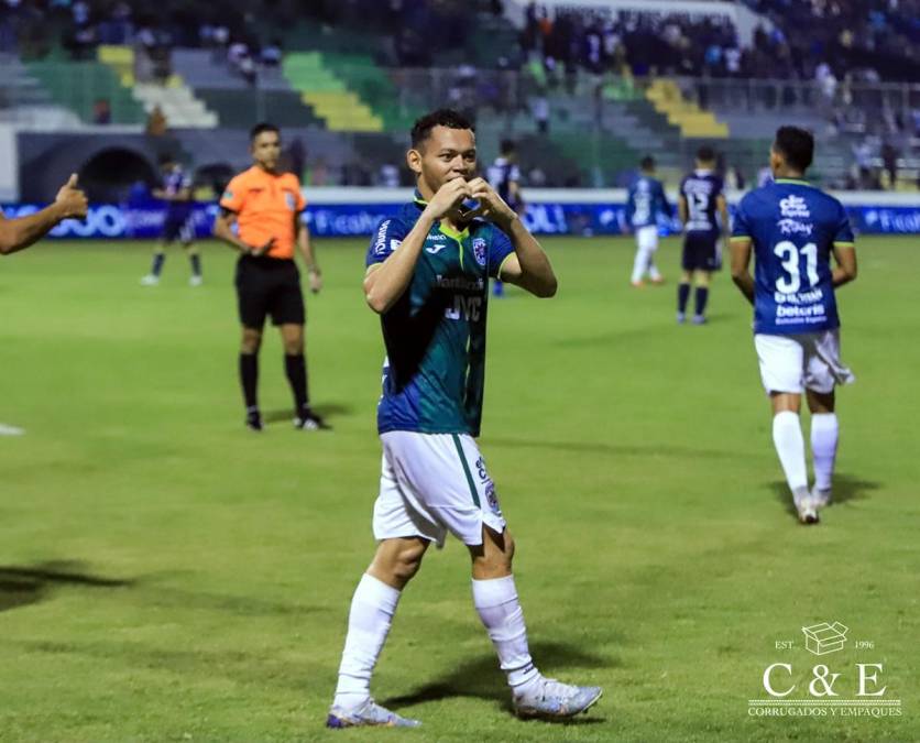Damin Ramírez marcó el segundo gol del Marathón contra el Motagua y así lo celebró.