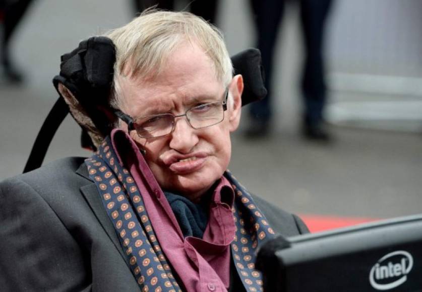 9. Stephen Hawking<br/><br/>El 14 de marzo u físico teórico murió a la edad de 76 años. Hawking no solo fue famoso por sus teorías científicas, su historia de vida también llenó de inspiración a muchos.<br/><br/>