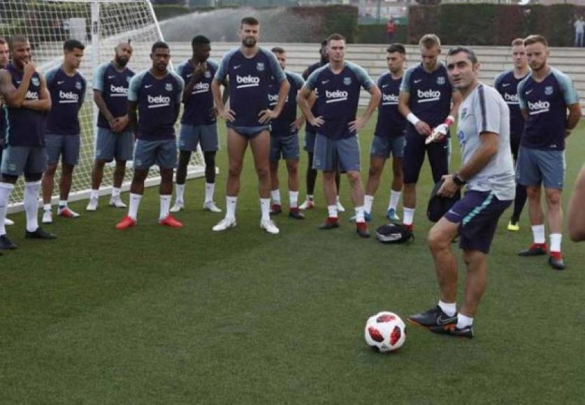 Ernesto Valverde ya entrena con la plantila del Barcelona y buscarán ganarlo todo, sobre todo tienen pendiente la Champions League.