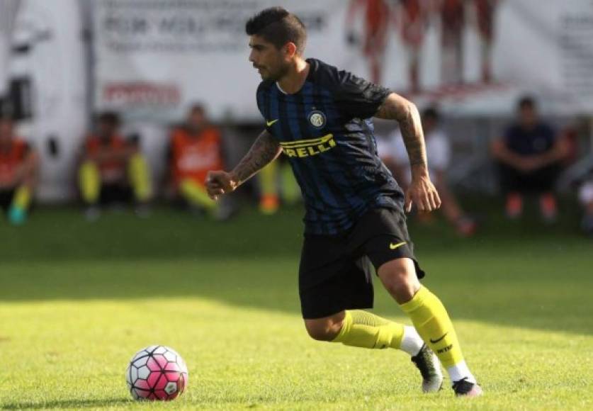 El director deportivo del Inter Milán, Piero Ausilio, negó los rumores sobre la posible salida de Éver Banega y declaró que es un 'jugador importantísimo' para la plantilla.
