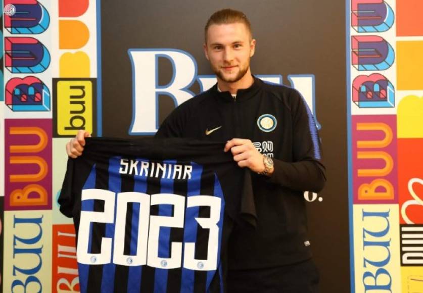 El Inter amplió el contrato del defensa Milan Skriniar. El jugador seguirá vinculado al conjunto italiano hasta el 30 de junio de 2023. Llegó en la temporada 2017-18 y firmó hasta el 2022. Su gran rendimiento ha llevado al club a extenderle el contrato. El futbolista estaba entre los objetivos del Real Madrid, que finalmente fichó a Militao. También estaba entre los candidatos a cubrir la baja de Diego Godín en el Atlético.