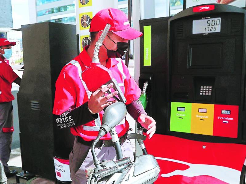 Los precios internos de los combustibles reflejan las variaciones observadas en el mercado de Estados Unidos.