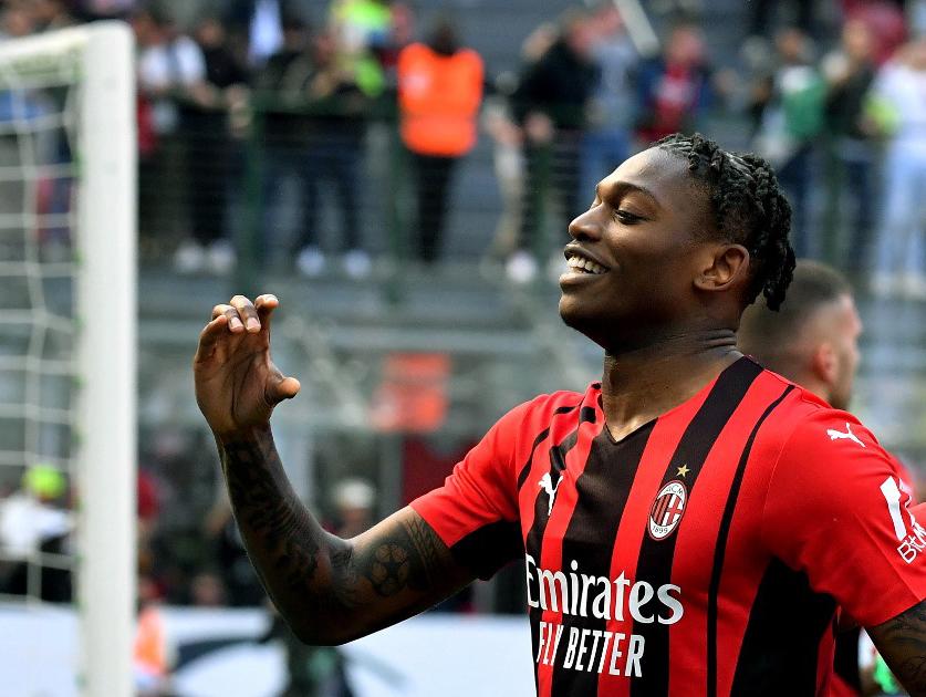 El portugués Rafael Leao fue el héroe del AC Milan al darle el triunfo ante la Fiorentina.