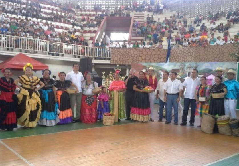 El ministro de Educación de Honduras, Marlon Escoto, durante la inauguración el encuentro Folklórico Nacional Gran Pereke 2014.