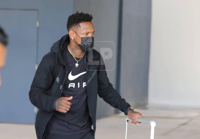 Romell Quioto, delantero del CF Montréal, arribó en horas del mediodía al Aeropuerto Palmerola.