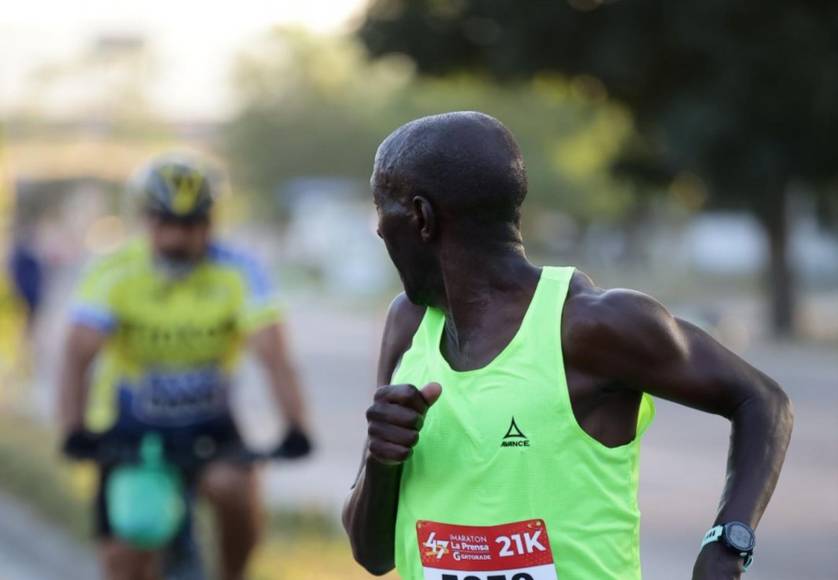 El keniata Julius Kibet se convirtió este domingo en el ganador de la edición 47 de la Maratón Internacional de Diario LA PRENSA, liderando en solitario el recorrido.