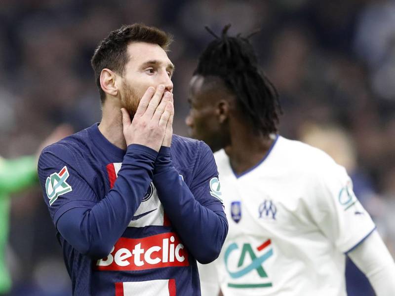 La curiosa maldición de Messi con el ‘10’ y pelea del DT del PSG