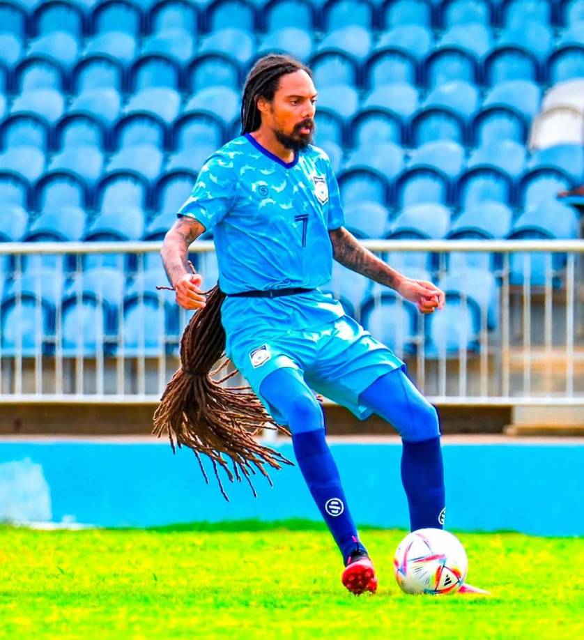 El video de Scipio en el partido contra Surinam se hizo viral rápidamente en redes sociales. No solo por su inusual apariencia, sino también por un polémico penal que no le cobraron. 