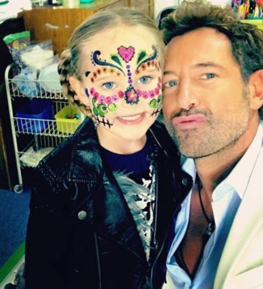 'Todo muy bien (con su ex), siempre va a prevalecer la paz y el respeto por el bienestar de mis hijas, por el bienestar mío, mientras todos estemos bien, lo más importante son mis hijas, van a estar bien', dijo Soto. <br/>