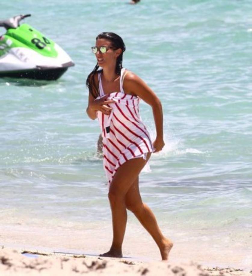 Decidieron formalizar su relación cuando Bacary entrenaba en el club local AJ Auxerre y ella asistía a universidad de negocios.