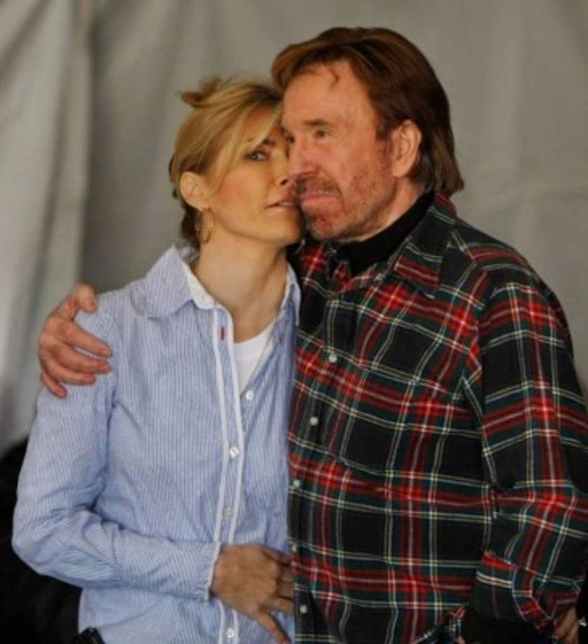 'Dejo todo. De ahora en adelante no haré más que mantener viva a Gena. Quiero que siga en el mundo, junto a mí y a nuestros hijos. Mi amor por ella es más fuerte que mi carrera, el dinero, cualquier otra cosa. Está enferma, sufre, y yo seré su custodio y su consuelo…', dijo en otra entrevista sobre su decisión.