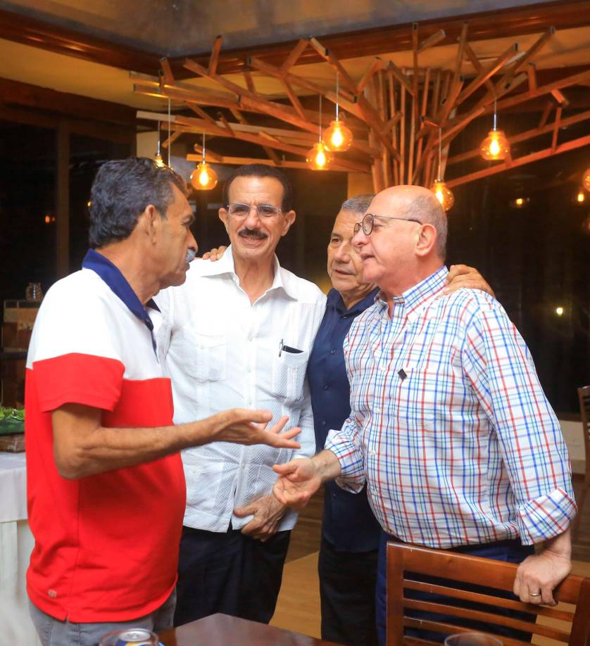 Con las energías de la juventud gozaron de una velada inolvidable los exlasallistas.