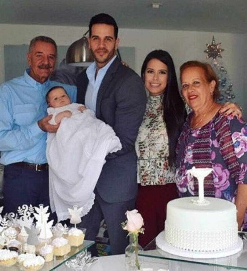 Su frase favorita es de su autoría y es su lema de vida: “Si a los 60 años a mi papá pudo llegar a este país y comenzar de nuevo, trabajar en una gasolinera y en una panadería, entonces yo puedo hacer todo. Ese es mi mayor ejemplo”.