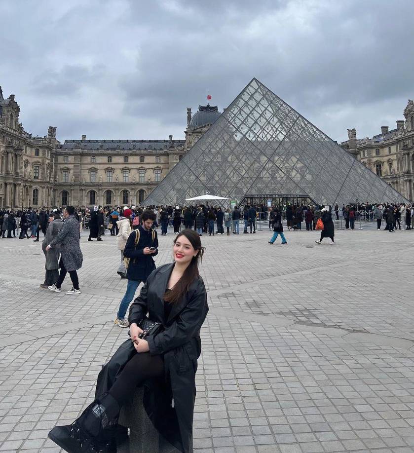 Es es sobrina directa de Ovidio y Joaquín Guzmán López, líderes de Los Chapitos.