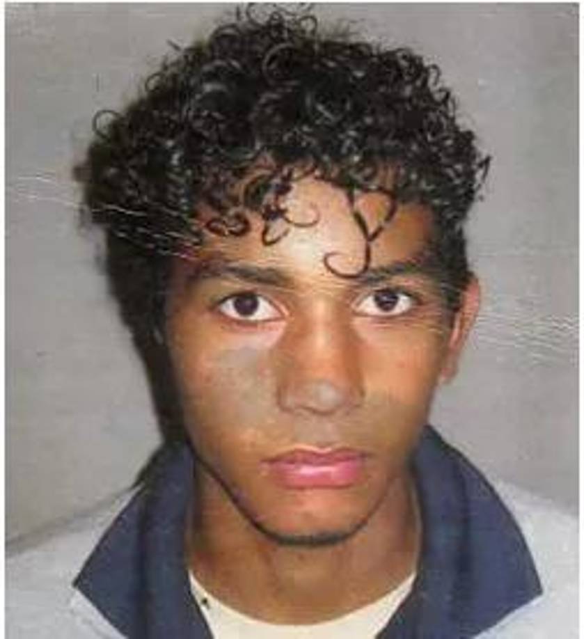 Los asistentes esperaban el aterrizaje del avión presidencial, anunciado por Zelaya pese a la negativa del gobierno de facto y del ejército hondureño. 