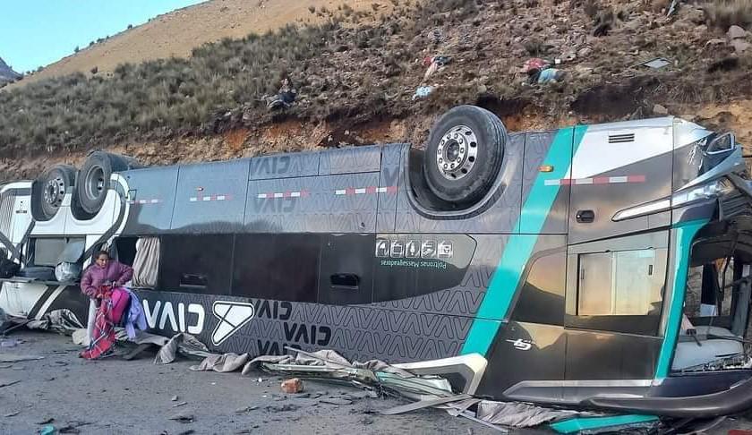 Así quedó el autobús accidentado en la región andina de Ayacucho.