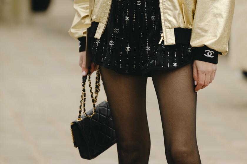 El truco para verse bien con medias es aplicar el “layering”; es decir, con conjuntos de tres piezas.