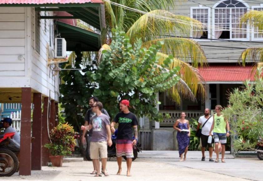 El segundo idioma de Utila es el inglés.