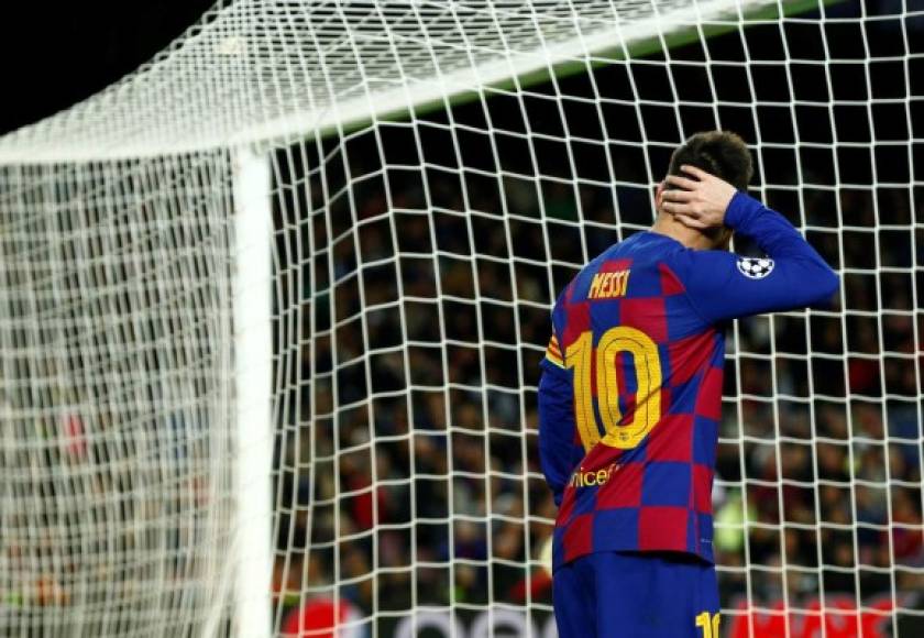 A Lionel Messi se le vio en muchas ocasiones del partido desesperado ya que dejaron escapar la victoria ante el equipo más debil del grupo.