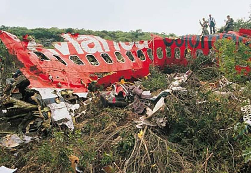 El 27 de noviembre de 1989 un avión HK 1803 de la aerolínea Avianca explotó en los aires con 101 pasajeros y seis tripulantes a bordo, y este ataque fue atribuido a Pablo Escobar y según la inteligencia de Estados Unidos “La Kika” fue uno de los que participó.
