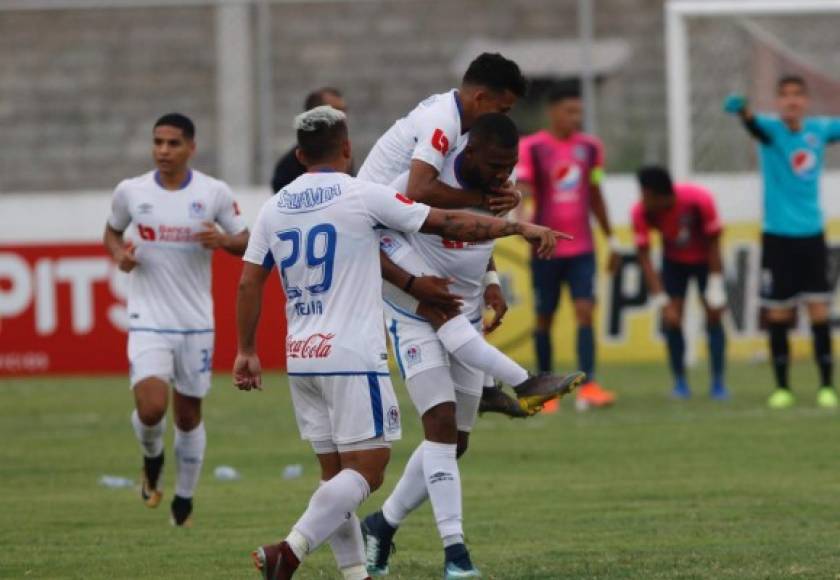 El gol de Benguché no debió de haber contado ya que Bengtson estaba en fuera de juego y participó en la jugada.