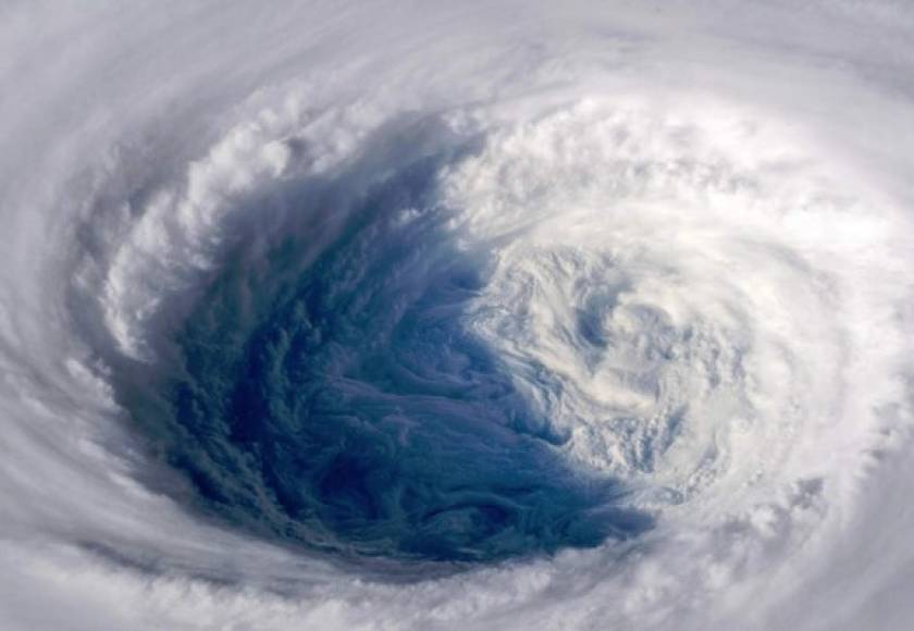 El astronauta aleman, Alexander Gerst, publicó impactantes imágenes del monstruoso tifón tomadas desde la Estación Espacial Internacional.