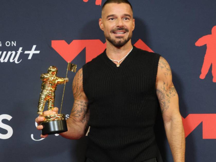 Latin Singer Ricky Ricky Martin brilla en los VMAs 2025 con el Latin Icon Award
