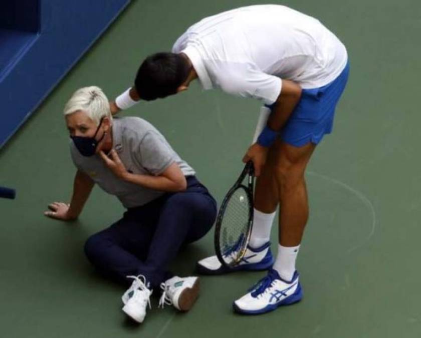 'Djokovic perderá todos los puntos de clasificación ganados en el Abierto de Estados Unidos y será multado con el dinero ganado en premio en el torneo, además de cualquier o todas las multas impuestas con respecto al incidente', dijo la Federación de Estados Unidos de tenis en un comunicado.