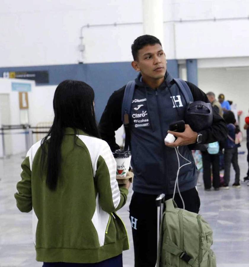 Luis Vega llegó con la Selección Sub-23 de Honduras al aeropuerto Ramón Villeda Morales.