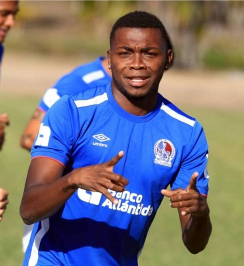 Elmer Güity - Se ha ganado la confianza de Keosseián en el lateral izquierdo del Olimpia. Tiene 22 años.