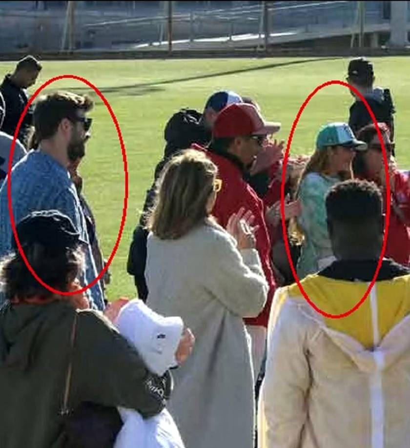 La artista y el ex futbolista han coincidido en un partido de béisbol de Milan, el mayor de los hijos, en Barcelona.