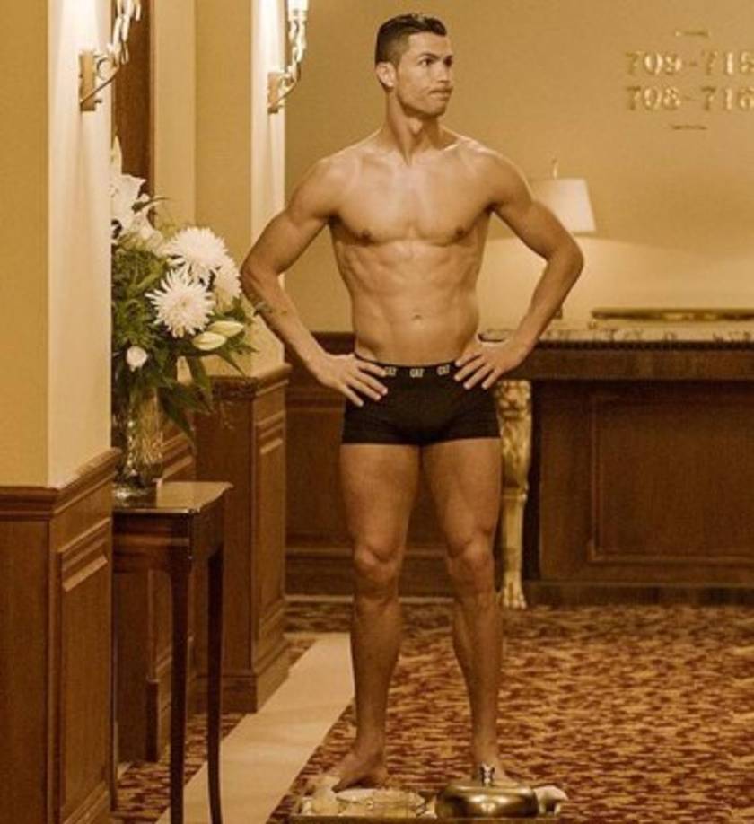 Real Madrid's Portuguese forward Cristiano Ronaldo reacts during the Spanish league football match Real Madrid CF vs SD Eibar at the Santiago Bernabeu stadium in Madrid on October 22, 2017. / AFP PHOTO / PIERRE-PHILIPPE MARCOU