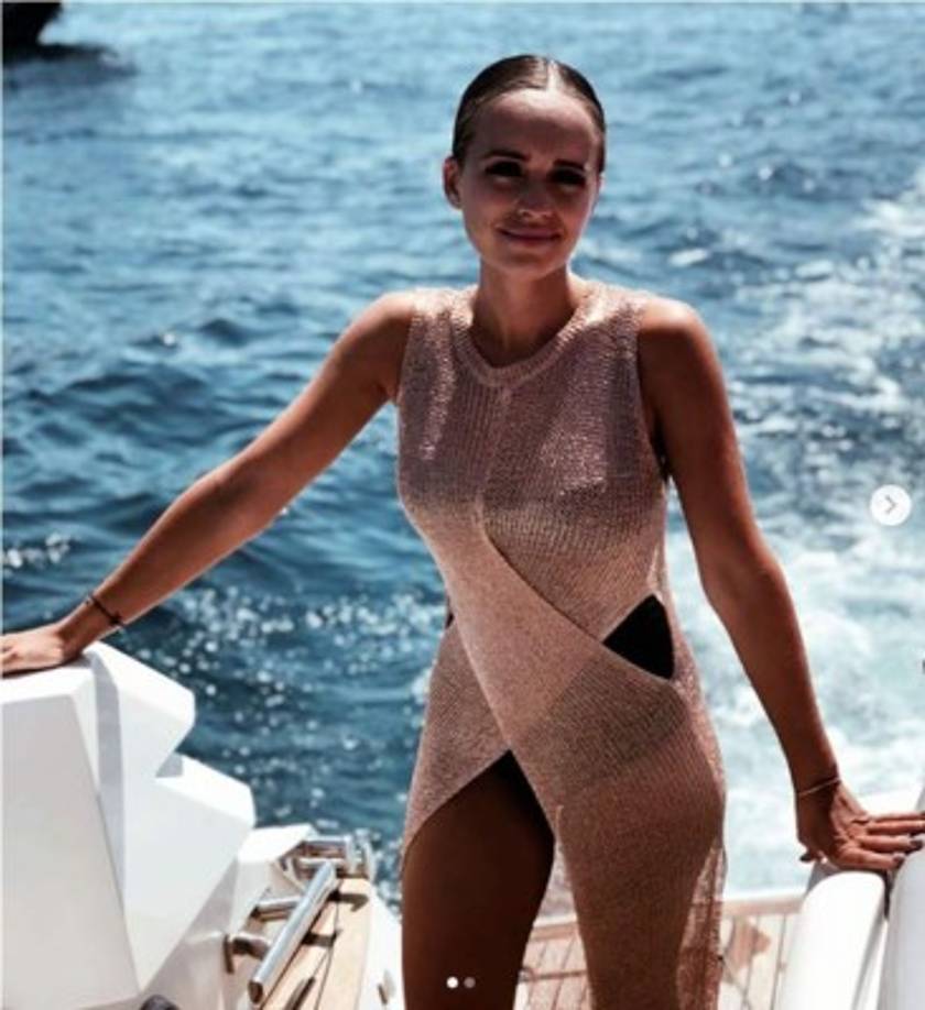 Romarey Ventura - Es la pareja del barcelonista Jordi Alba, recientemente fueron padres en su tercer aniversario desde que están juntos. La modelo andaluza es una habitual en las redes sociales donde demuestra su amor por el barcelonista.