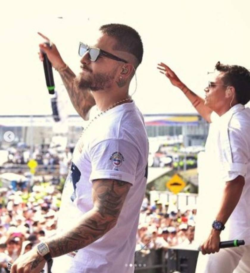 El colombiano, que fue uno de los más ovacionados por el público, puso a bailar al público en compañía de Silvestre Dangond con 'Vivir Bailando'.