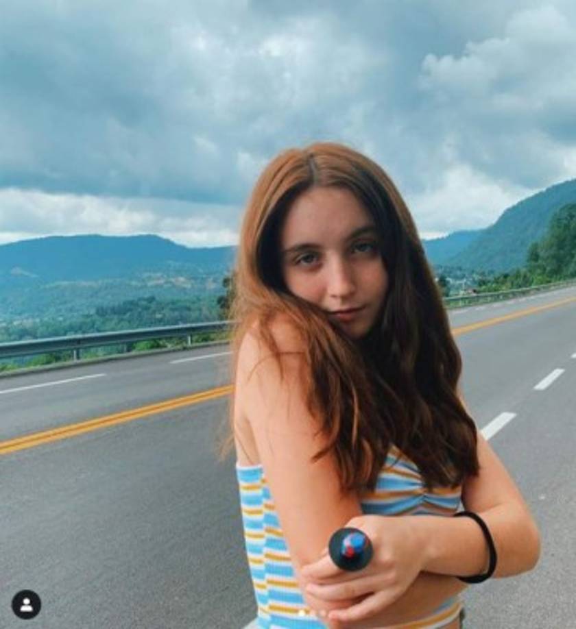 La decisión de sus hijas por un camino profesional no es algo que deban tomar desde ahora, pues Mía y Azul tan sólo tienen 14 y 12 años, respectivamente. Por ahora, la prioridad de sus padres es que sean unas niñas felices, sanas y se diviertan a lo máximo.<br/><br/>