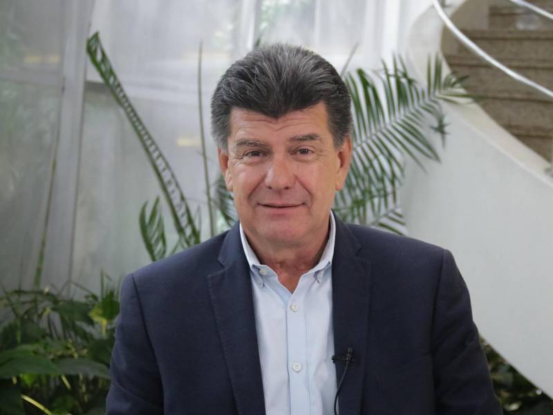 El candidato presidencial paraguayo<b>,</b> Efraín Alegre, apoya relaciones con China sin cortar lazos con Taiwán.