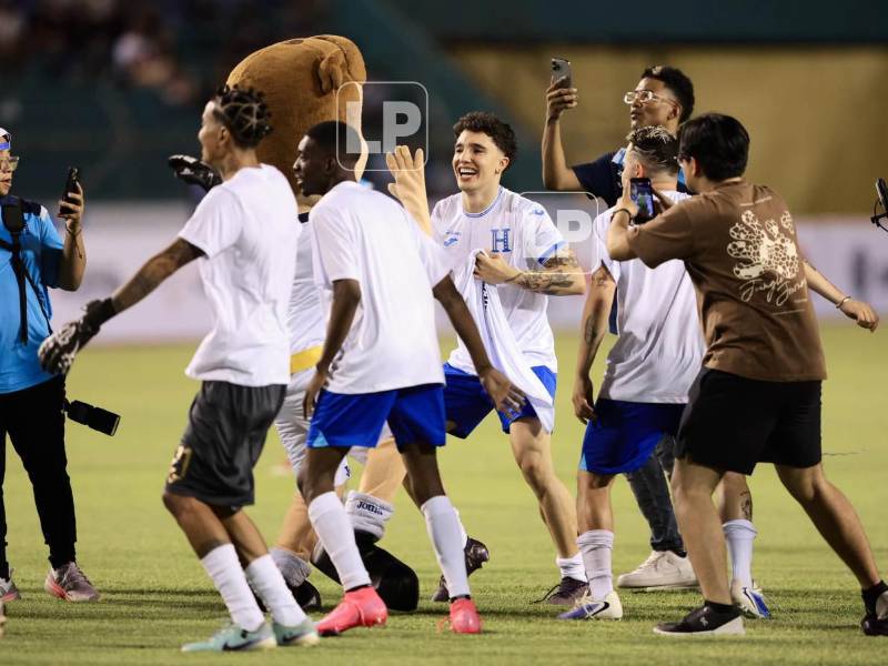 Joao Ferreira muy ambientado en la previa del juego; se vive una fiesta.