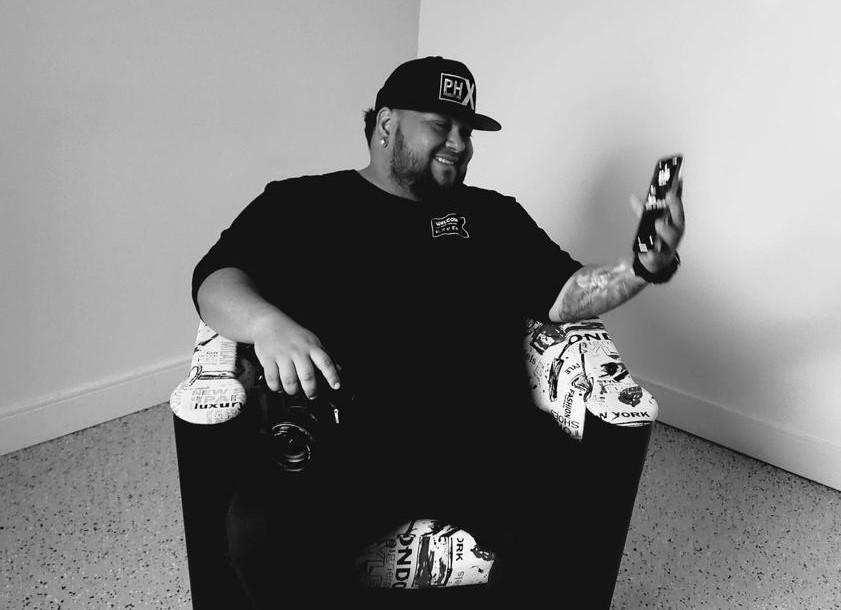 Uno de los sueños del fotógrafo catracho es tener su propio estudio para apoyar a otros talentos nacionales.