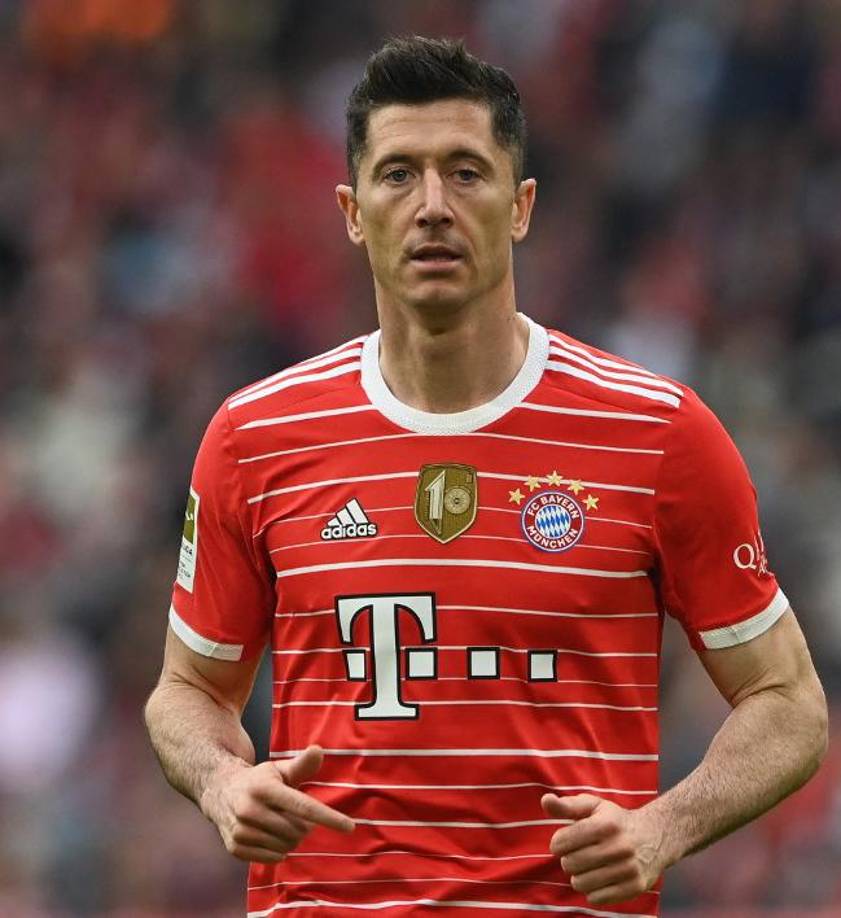 Pini Zahavi, agente de Lewandowski, dejó claro que el jugador quiere salir del Bayern de Múnich para jugar “en el club que siempre ha soñado”. Se menciona que el FC Barcelona sería su nuevo destino.
