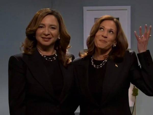 La actriz Maya Rudolph junto a la candidata demócrata, Kamala Harris.