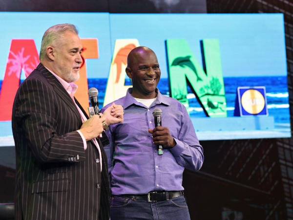 En el segundo día promoviendo a Santos Guardiola como un destino único para visitar, vivir e invertir, el alcalde Sterling Lucas destacó su riqueza cultural y potencial de desarrollo.