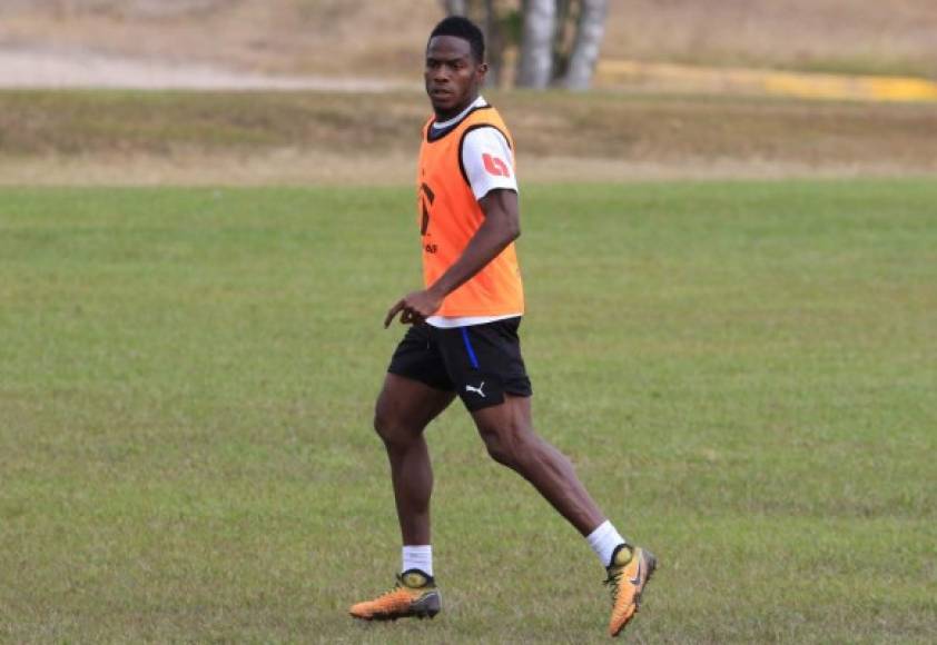 Maynor Figueroa: El experimentado defensor catracho, mundialista en dos ocasiones con Honduras, ha sido la sorpresa al llegar a los entrenamientos del Olimpia. Solicitó permiso para entrenar con el equipo mientras se une a las filas del FC Dallas de la MLS.