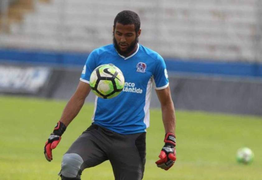 Edrick Menjívar: Será el portero titular del Olimpia ante Herediano. Se ha ganado la confianza de Pedro Troglio.