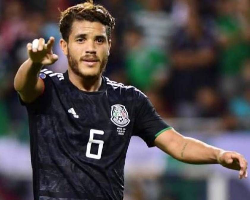 Jonathan Dos Santos se encuentra en el ojo del huracán tras publicar por error una foto en su 'stories' de Instagram besando a una mujer desnuda en la cama.