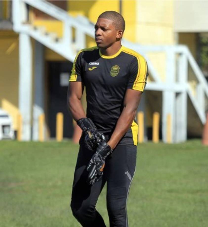 Luis 'Buba' López es uno de los futbolistas que el Real España tiene pendiente de renovar. El motivo por el cual el portero hondureño no ha estampado su firma es porque está a la espera de algunos ofrecimiento del exterior. Hay voluntad total y arraigo que lo vinculan a la Máquina.