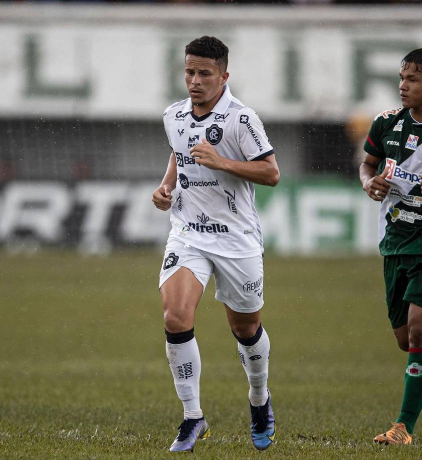 En el segundo semestre del año pasado, después de perder espacio en el equipo, Ricardinho fue cedido al Santa Rosa-PA, donde jugó en la Serie B1 del Paraense, participó en seis partidos y colaboró con la campaña del equipo para el acceso a la élite estatal.