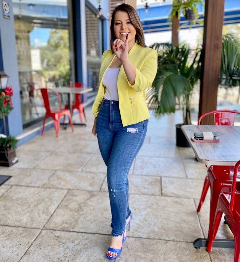 “Con mucha esperanza hoy fui a votar por #Honduras porque las #Elecciones son eso hacer democracia por nuestra gente por mi tierra #teamo #Honduras #elecciones2021 #tuvotocuenta”, dijo la periodista Jacky Redondo en redes sociales. 